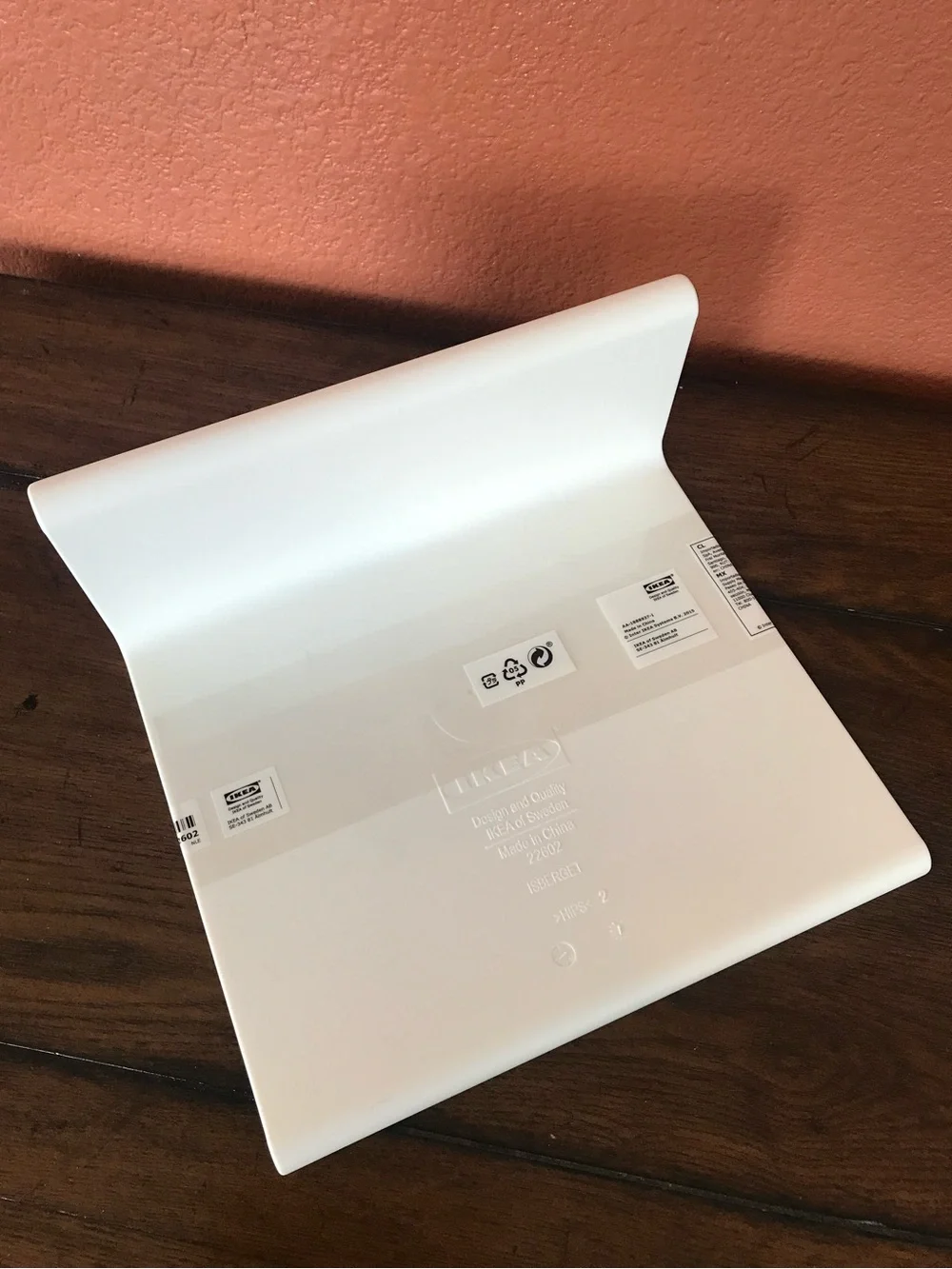 IKEA ISBERGET New White/Off-White Slim Profile Minimalist Tablet Stand